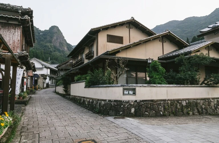 【川越市の方必見！】再建築不可物件も、最大限の価値を引き出す方法|不動産売却なら株式会社カラーズハウス