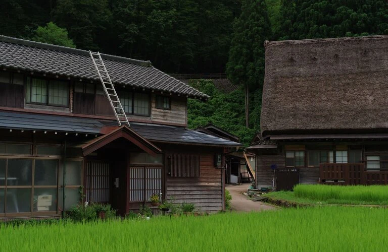 【不動産売却なら】相続問題をスムーズに解決するための不動産売却手続き|株式会社カラーズハウス