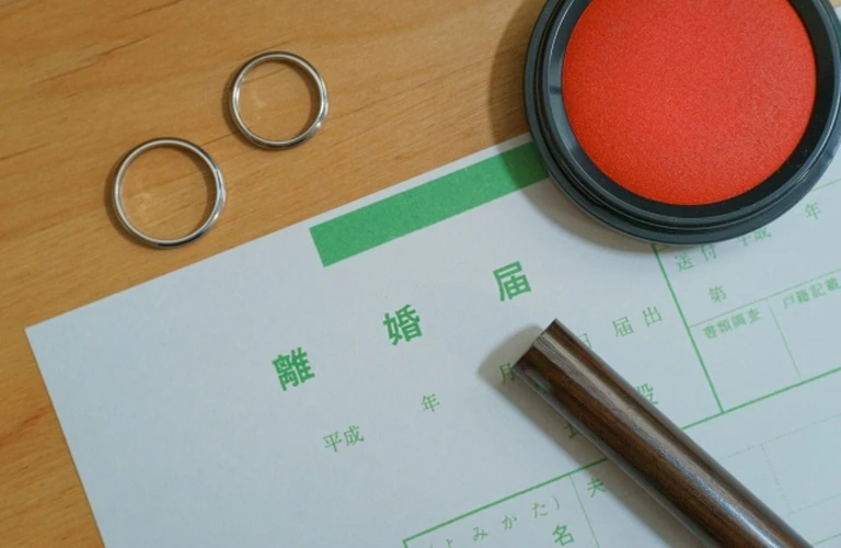 【板橋区の方必見！】離婚時の不動産処理をスムーズに！必要書類を徹底解説|不動産売却なら株式会社カラーズハウス